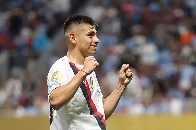 كلاوديو إتشيفيري كلاوديو إتشيفيري